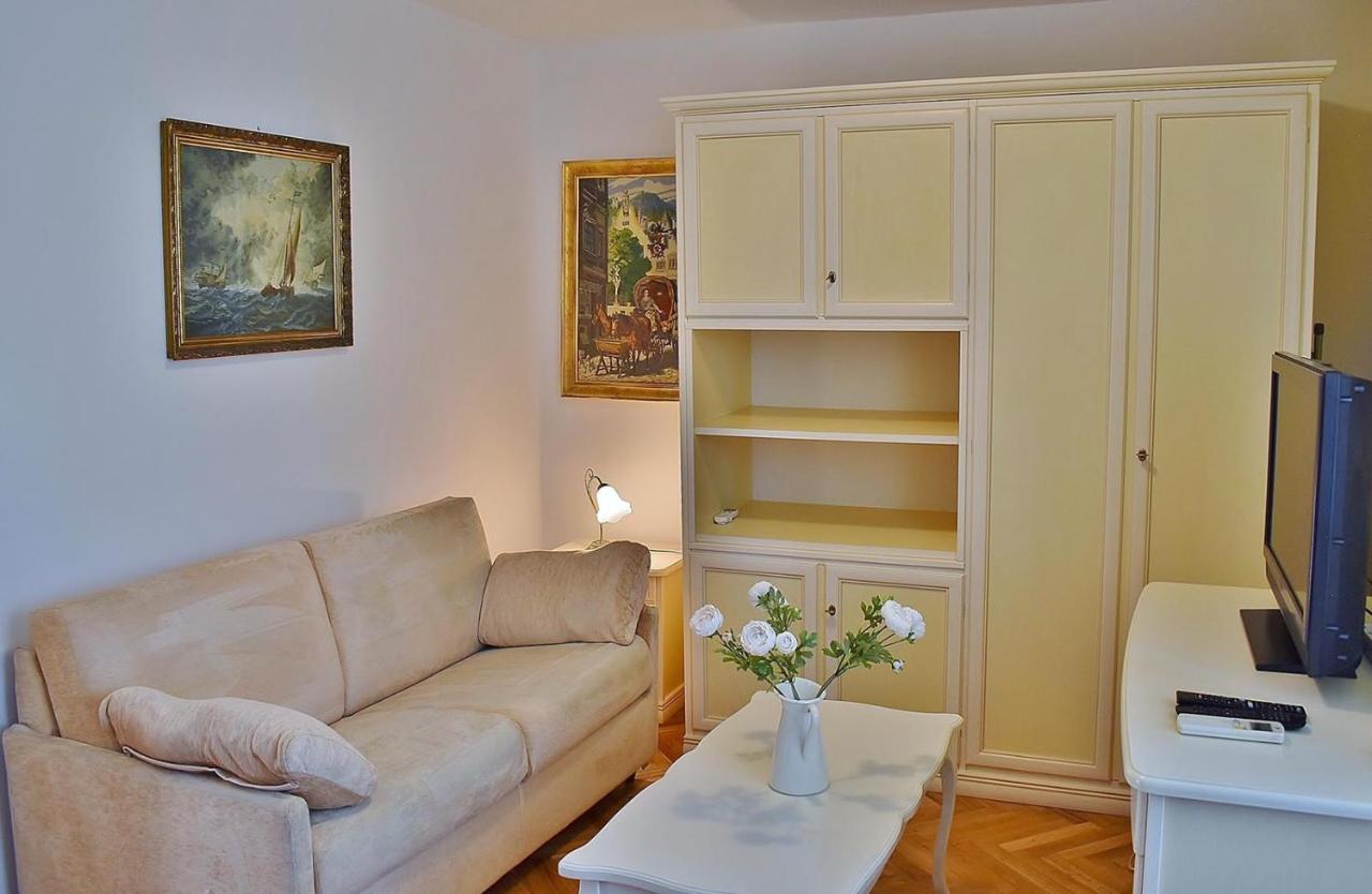 Apartment Palace راب المظهر الخارجي الصورة